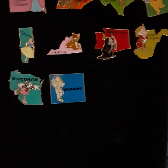 Disney 50-State 3D Pin Set-Retired Set-Collectible - Picture 3 of 4